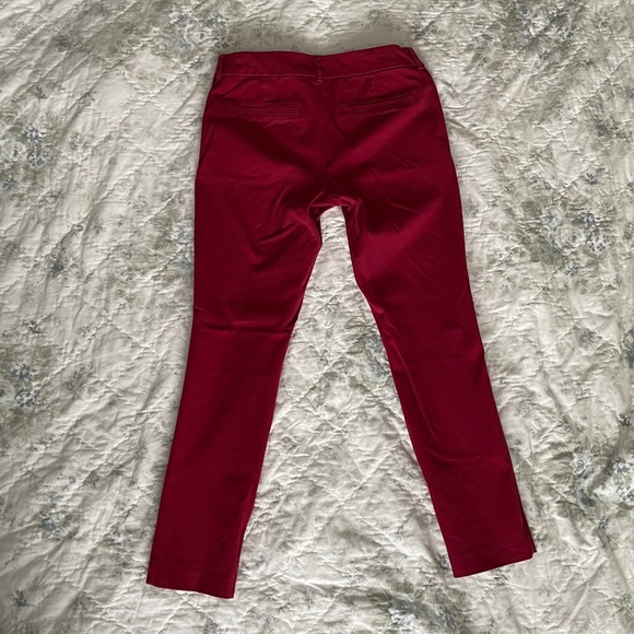 Old Navy Mid-Rise Pixie Ankle Pants Size 6 Reg. - Picture 2 of 16